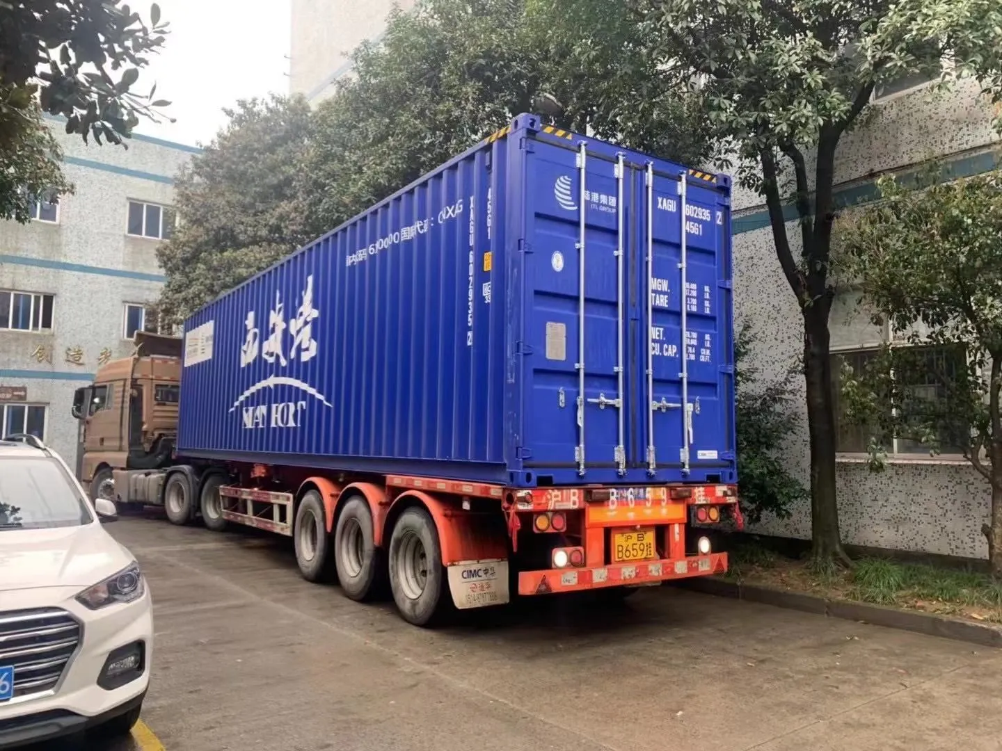 Un contenidor de 40 peus de màquines expenedores de màscares exportats a Europa