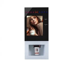 Màquina de cafetera instantània